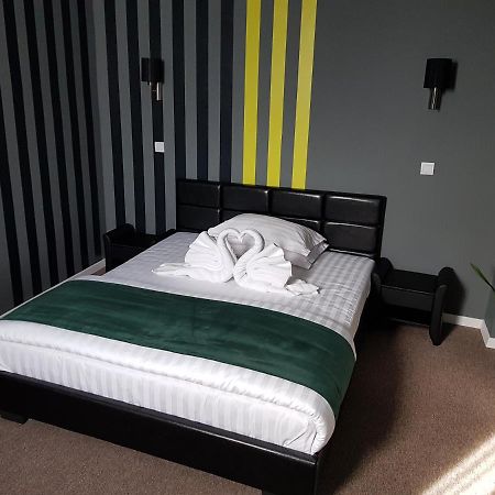 Resita Residence Sauna Apartment Buitenkant foto