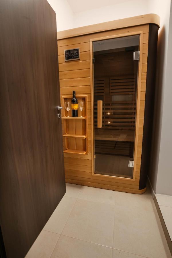 Resita Residence Sauna Apartment Buitenkant foto
